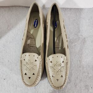 Dr Scholls Women’s Shoes-Cut Out Slip On Loafer-SZ 10M Beige